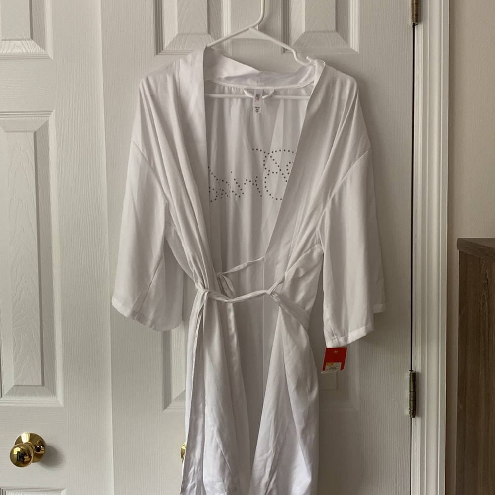 “Bride” Robe - Picture 2 of 4